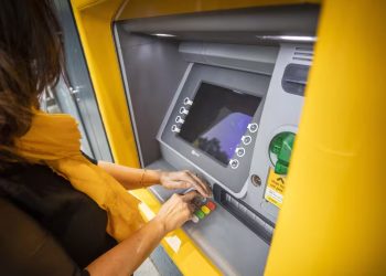Contant geld opnemen niet meer gratis: dit flinke bedrag ga je per opname betalen