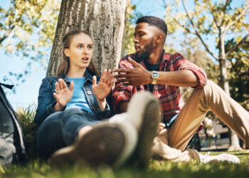 “Mijn vriend wilt dat ik een hoofddoek draag, ik heb hier iets erg gemeens op gereageerd..”
