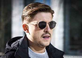 Lil Kleine zit diep in de financiële problemen: ‘Dit staat er nog op zijn rekening!’