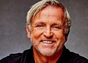 Grote zorgen bij familieleden van verslaafden om Gordon: “Toont alle verschijnselen van verslafing”