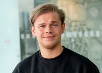 Dennis Schouten openhartig over zijn strijd: “Geluk kan ik niet voelen”