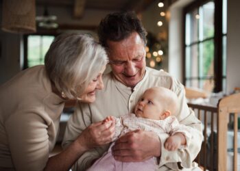 Kinderen die opgroeien met hun grootouders zijn veel gelukkiger blijkt uit nieuw onderzoek