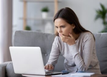 “Ik weet niet of ik mijn moeder kan vergeven nadat ik de waarheid over mijn vader ontdekte..”