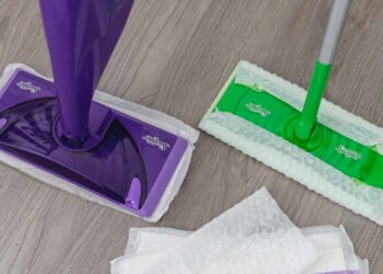 Met DEZE handige tip hoef jij nooit meer dure navullingen voor de vloerwisser te kopen!