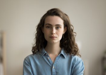 Angelique (30): “Hoe ik mijn huwelijk verwoestte door één impulsieve fout tijdens mijn zwangerschap”