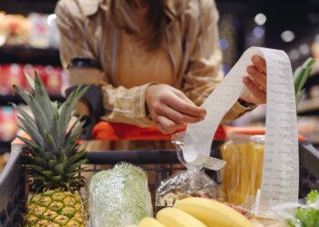 Dit is waarom je beter geen kassabonnetjes meer kunt aanraken