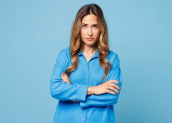 “Lisa (32): ‘Mijn ouders willen niet oppassen omdat ik hun regels niet volg. Ben ik fout om boos te zijn?’”