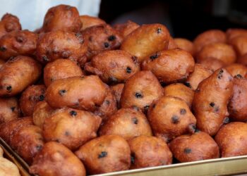 Anja (58): “2,50 euro voor een oliebol. Dat slaat toch helemaal nergens meer op!”