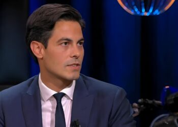 Rob Jetten in tranen nadat Donald Trump gewonnen heeft: “Een veroordeelde crimineel”
