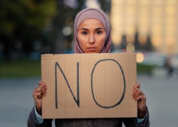 Nadia (31): “Iedereen wil dat ik me meer aanpas aan de cultuur hier, maar verlies ik dan mijn identiteit?”