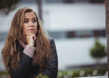 Miriam (39): “Mijn dochter wil een borstverkleining, maar ik vind haar daar te jong voor.”