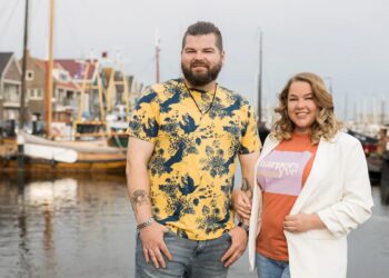 Urk!-ster Gerda deelt schattige beelden van haar pasgeboren zoon