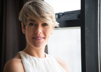 Janine (38): ‘Mijn dochter wil geen contact met haar vader, maar hij geeft mij de schuld. Ben ik fout?’