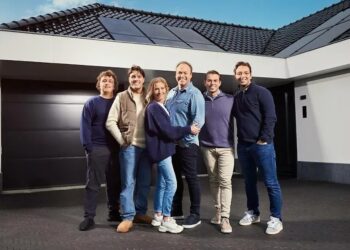 Kerst met de Bauers opnieuw een kijkcijferhit: Frans Bauer toont emotionele kant