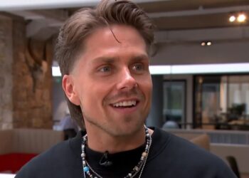 André Hazes jr. bezorgd om opvallende medische symptomen en roept om hulp