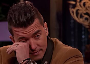 Jan Smit deelt groot verdriet: ‘Dit zet me aan het denken’