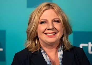 Loretta Schrijver stopt per direct met Ranking the Stars: ‘Klachten stapelden zich op’