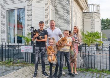 Vuurwerkongeluk ‘Bij Ons op het Kamp’ zet leven van Corrina en Toon op z’n kop: zoon Pablo zwaargewond