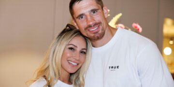 Rico Verhoeven deelt bijzondere foto in een moskee