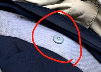 Waar dient het kleine knopje op de veiligheidsgordel voor.. Bijna niemand weet het!