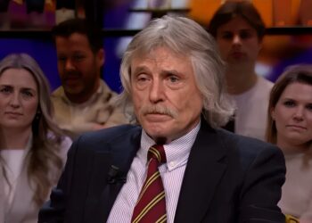 Johan Derksen haalt hard uit naar Sylvana Simons na omstreden opmerking over Ron Brandsteder!