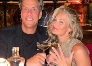 Zus haalt keihard uit naar de vriendin van Rob Kemps: “Heel confronterend dit…”