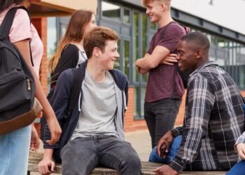 DUO waarschuwt voor verdere daling aantal mbo-studenten: “Maatschappij staat op instorten”