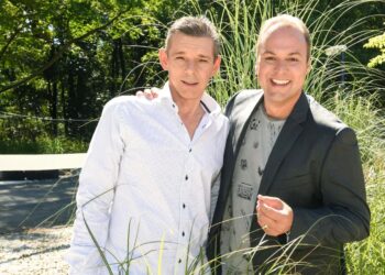 Dit is de reden dat Frans Bauer zijn broer Dorus zijn affaire met Sieneke uitlekte naar de media