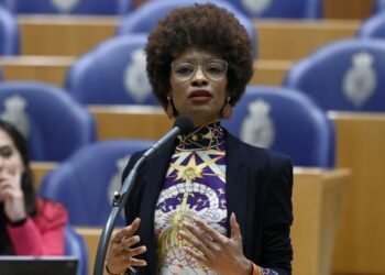 Sylvana Simons deelt schokkende reactie op overlijden Ron Brandsteder: “Walgelijk mens”