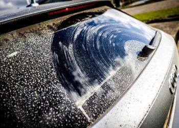 Waar komt het Saharazand op je auto vandaan? Dit is de verklaring!