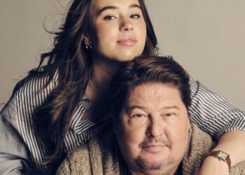 Jarige Martijn Krabbé in het zonnetje gezet door familie: “Hieperdepiep!”