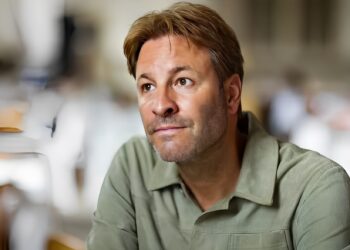 Viktor Brand zwaar geraakt na kritiek op ‘Mr. Frank Visser Doet Uitspraak’