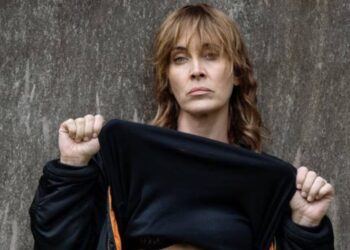 Anouk verrast met afgetraind lichaam én nieuw album: “Ze heeft een sixpack”