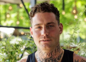 Douwe Bob verrast fans met nieuw project: “Passie en vuur in jezelf”