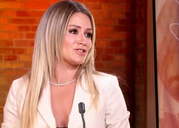 Nikkie Plessen krijgt enorm veel kritiek over zich heen: “Té kort rokje.”