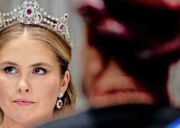 Prinses Amalia zichtbaar geïrriteerd tijdens staatsbanket: ‘Hoe kom ik van die man af?’