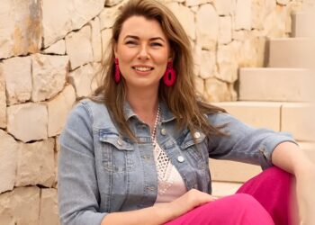 Urk!-ster Greetje lastiggevallen: ‘Ze drongen zelfs mijn huis binnen’