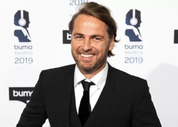 John Ewbank verrast met nieuw uiterlijk: ‘Onherkenbaar’