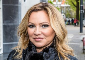 Tatjana Šimić keert terug als Kees in Flodder en laat luxeleven tijdelijk achter zich