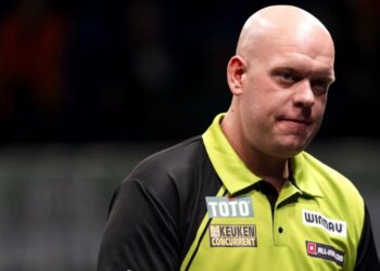 Michael van Gerwen stopt door opmerkelijke reden met darten: “We gaan een zware tijd tegenmoet”