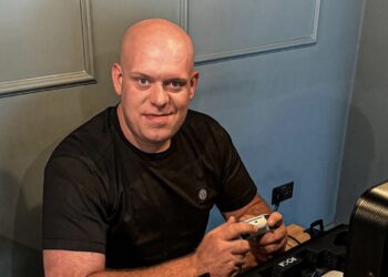 Michael van Gerwen doorbreekt stilte over heftige periode