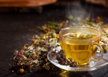 Mijn oma gaf me deze 3 infusies waarmee je elke dag kilo’s verliest zonder streng dieet