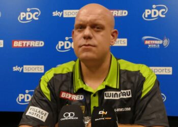 Michael van Gerwen deelt hartverscheurend nieuws: “Geopereerd voor behandeling kanker”