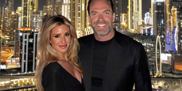 Geruchten over Robert Doornbos blijven binnenstromen ondanks “liefdevolle” vakantiefoto’s