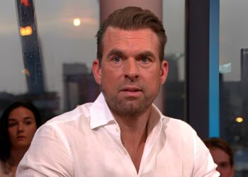 Bizarre onthulling: Dit is waarom Rutger Castricum plotseling verdwenen is van tv