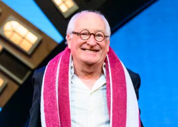 Youp van ’t Hek haalt opnieuw hard uit naar een bekend gezicht