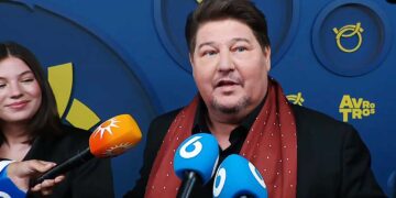 Martijn Krabbé emotioneel tijdens Televizier-gala: ‘Ik moet zuinig zijn met mijn energie’