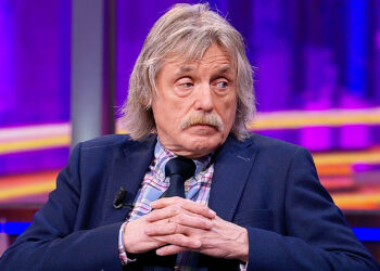 Johan Derksen openhartig over vertrek VI-gasten: ‘Alleen bij één had ik echt pijn in mijn buik’