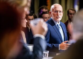 AI-beelden van Frans Timmermans zorgen voor rel: GroenLinks-PvdA stapt naar de politie