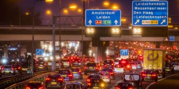 Rijkswaterstaat waarschuwt: avondspits in deze regio’s wordt vandaag drukker